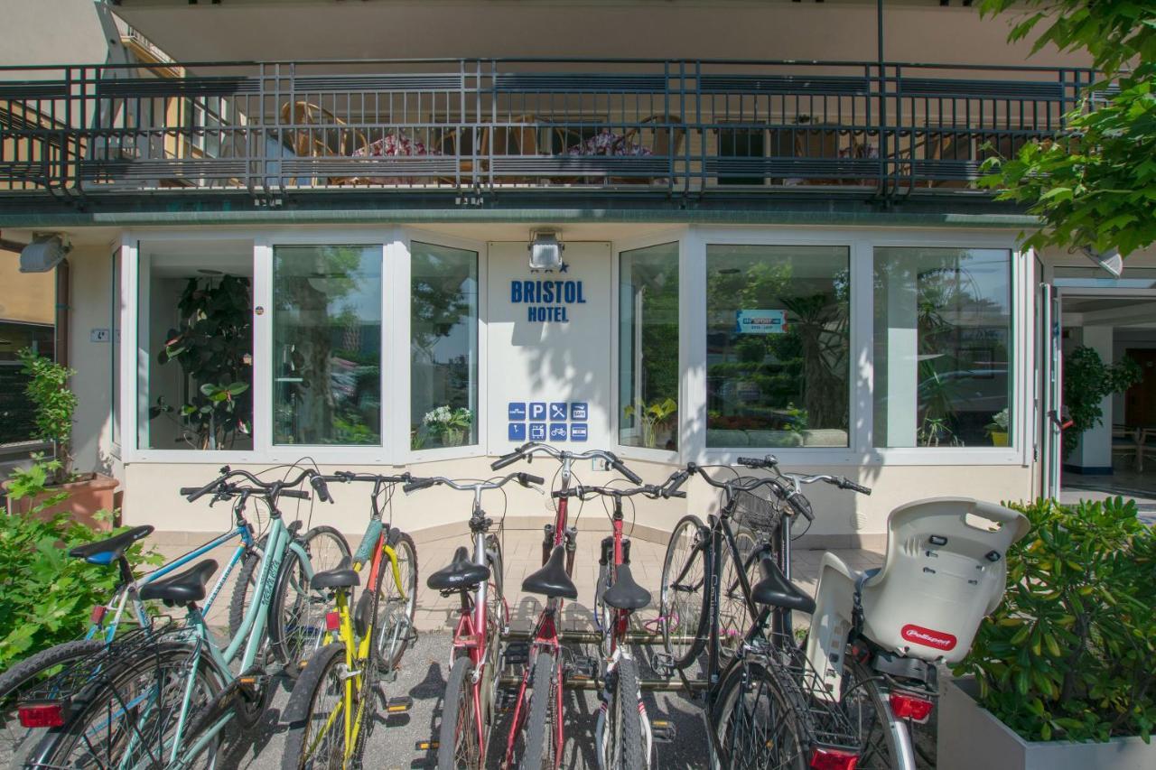 Hotel Bristol Misano Adriatico Exterior foto